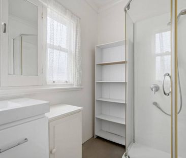 Light-Filled Home in the Heart of Derwent Park - Photo 5