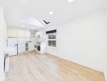 Studio to rent - Photo 3