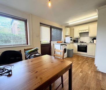 2 bedroom end of terrace house to rent - Photo 6
