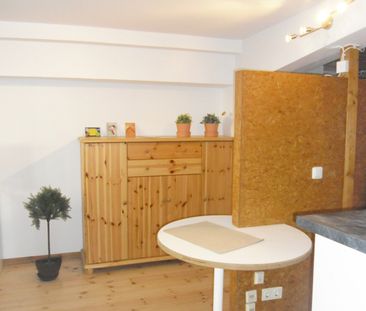 Möbliertes Cityapartment zentral gelegen Nähe Haltestelle Eifelstr. - Photo 1