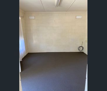 Handy Location - Photo 3