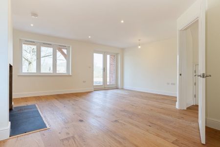 3 bedroom semi-detached house to rent - Photo 5