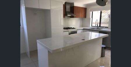 Fully furnished room with Queen size bed and ducted air condition in a good location of Sunnybank - Photo 5