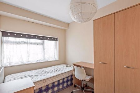 6 bedroom semi-detached house to rent - Photo 5