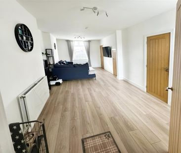 Nuneaton Road, Bulkington, Bedworth - Photo 2