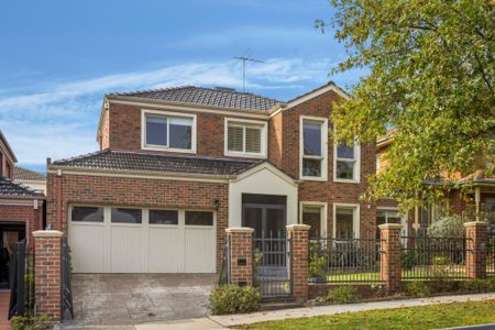 Superbly Renovated Low Maintenance Famly Home within Balwyn High School Zone - Photo 3