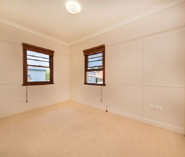 The Whole Package! Spacious 5-Bedroom Home + Sheds Galore! - Photo 6