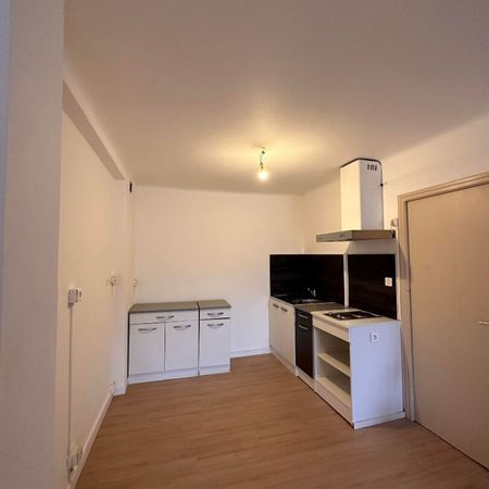 Location Appartement 1 pièce 43m² - Photo 3