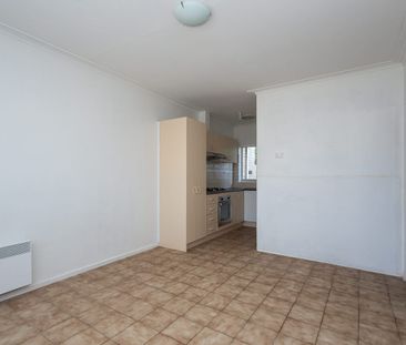 DON'T JUDGE A BOOK BY IT'S COVER! - Photo 4