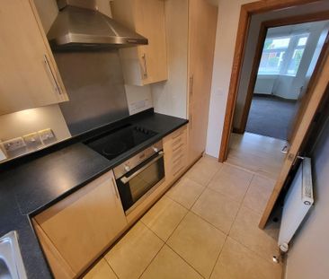 2 bedroom detached bungalow to rent - Photo 2