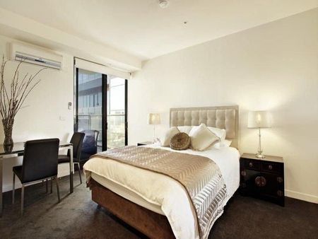 Modern Studio Living in the Heart of South Yarra - Photo 3