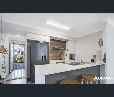 RARE FIND! LARGE 4-BEDROOM, 3-BATHROOM TOWNHOUSE - SPACE, STYLE & L... - Photo 6