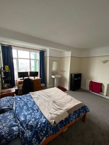 4 bedroom terraced house to rent - Photo 5