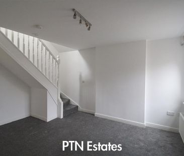 2 bedroom semi-detached house to rent - Photo 6