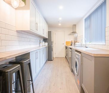 5 bedroom semi-detached house to rent - Photo 5