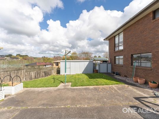 Well Maintained Large Family Home! - Photo 1