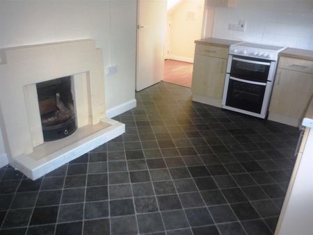 Eastleigh Road, Devizes, SN10 - Photo 4