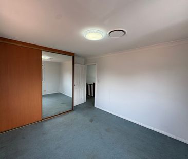 🏡 Beautiful Family Home in a Peaceful Location - Photo 5