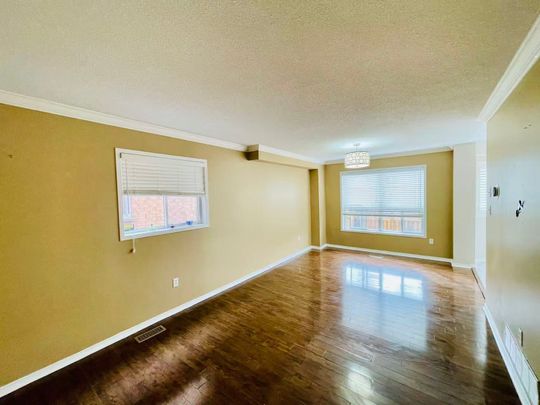 For Lease - 5316 Hollypoint Avenue, Mississauga, Ontario - Photo 1