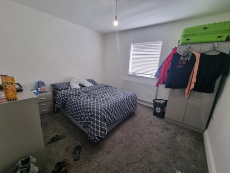 4 bedroom terraced house to rent - Photo 2