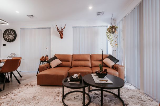 Ellenbrook - Photo 1