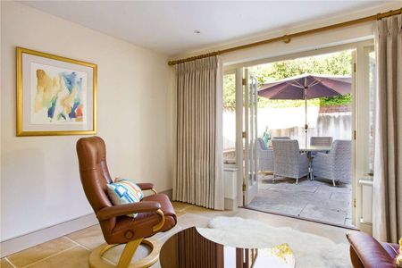 Superb modern conversion of period farm building in a rural location. - Photo 5