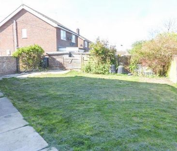 2 bedroom semi-detached house to rent - Photo 6