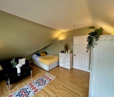 Studio Flat, Bedford Hill, SW12 - Photo 2