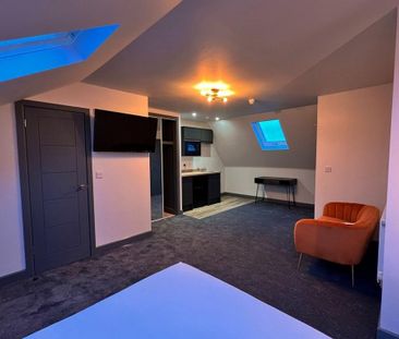 7 bedroom house of multiple occupation to rent - Photo 1