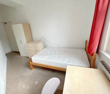 6 Bedroom Flat - Photo 1