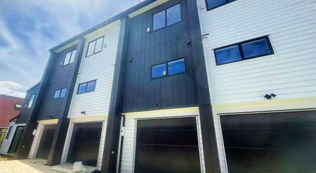 Stunning, Brand New 3-Bedroom Townhouses | Mangere - Photo 2