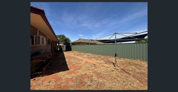 FAMILY FRIENDLY BRICK HOME! - Photo 1