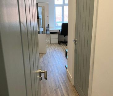 Studio to rent - Photo 6