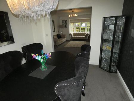 4 bedroom detached house to rent - Photo 5