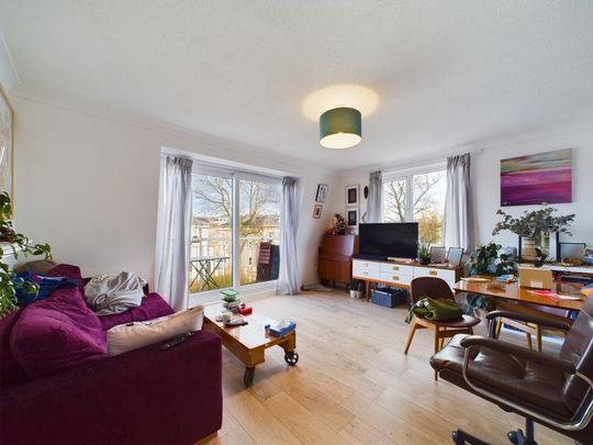 2 bedroom flat to rent - Photo 1