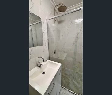 Fully furnished 1 bed unit bills included* - Photo 2
