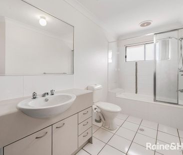 FANTASTIC LOCATION & CONVENIENCE! Heart of North Lakes, 3 Bed 2&1/2... - Photo 5