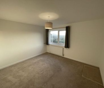 2 bedroom end of terrace house to rent - Photo 4