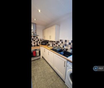 2 bedroom flat to rent - Photo 6