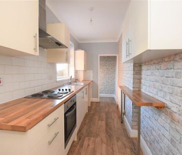 3 bedroom terraced house to rent - Photo 4