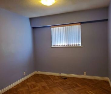 3 Bedroom suite for rent close to Joyce skytrain & transit - Photo 1