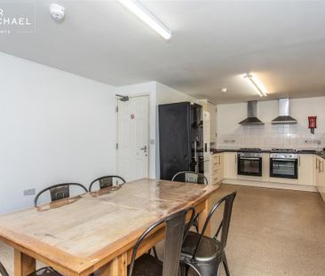 1 bedroom in a house share to rent - Photo 6