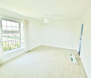 West Common Close, Gerrards Cross, Buckinghamshire,SL9 - Photo 3