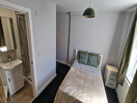 2 bedroom terraced house to rent - Photo 3