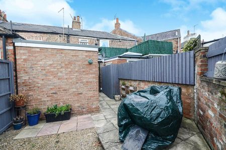 2 bedroom terraced house to rent - Photo 5