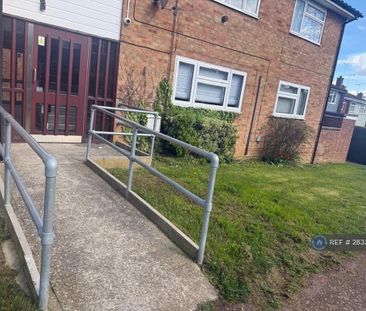 2 bedroom flat to rent - Photo 6