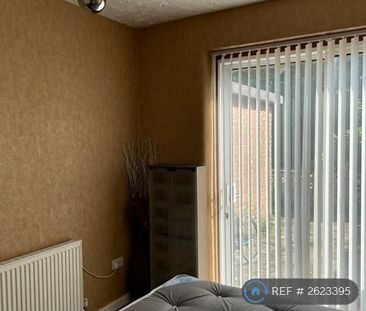 1 bedroom in a house share to rent - Photo 4
