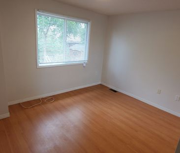 For Lease - 37 Rodgers Road, Guelph, Ontario - Photo 5