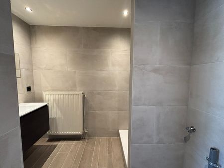 Instapklaar duplex appartement met terras in Herk-de-Stad - Photo 3