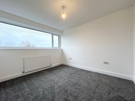 3 bedroom end of terrace house to rent - Photo 3